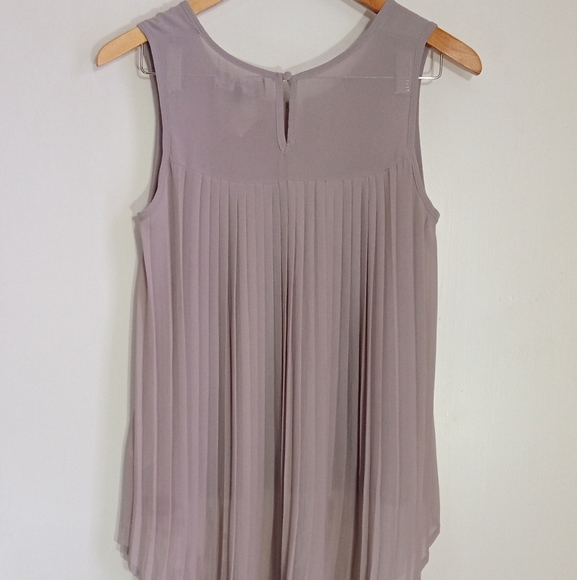 Lulu's sleeveless high low pleated blouse women's size medium - Picture 4 of 8